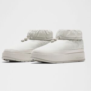 lululemon athletica Women's Gray Winter Boots